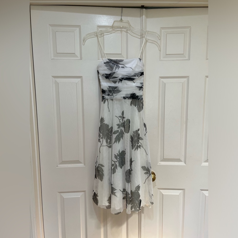 Eliza J White/ black floral Net overlay Straps Midi Formal Wedding Guest Dress 8